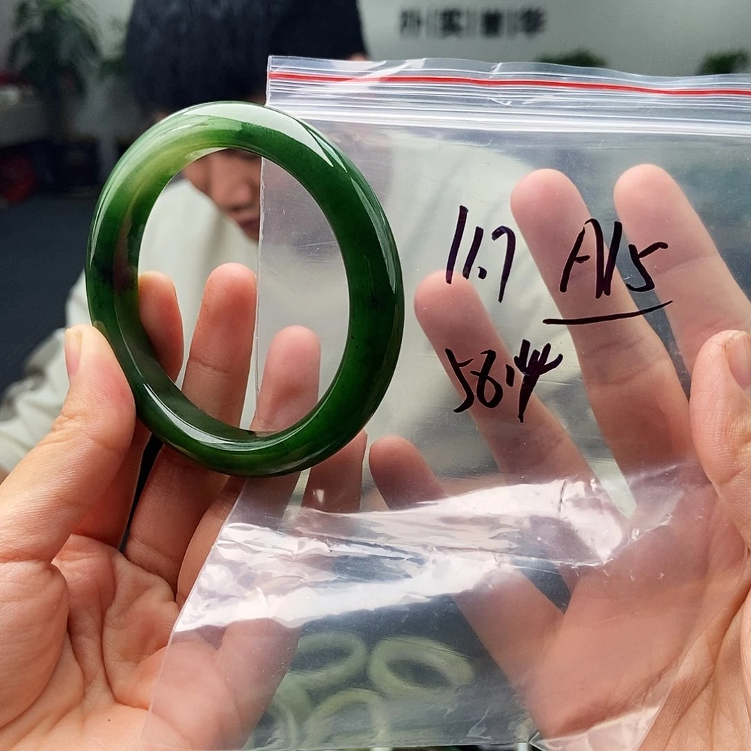 和田玉未镶嵌手镯颜色多样性发拍一发一