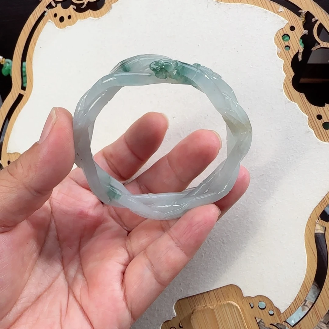 定制翡翠未镶嵌仿古