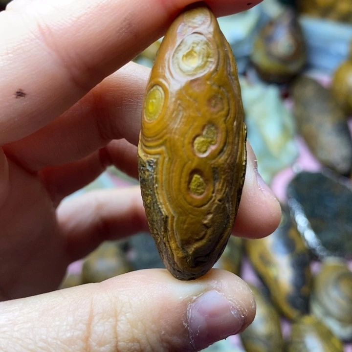 阿***）木质类眼睛石吊坠