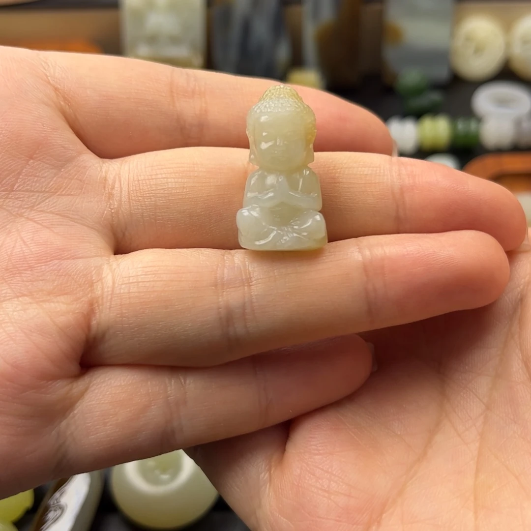 和田玉未镶嵌颈饰宝*范