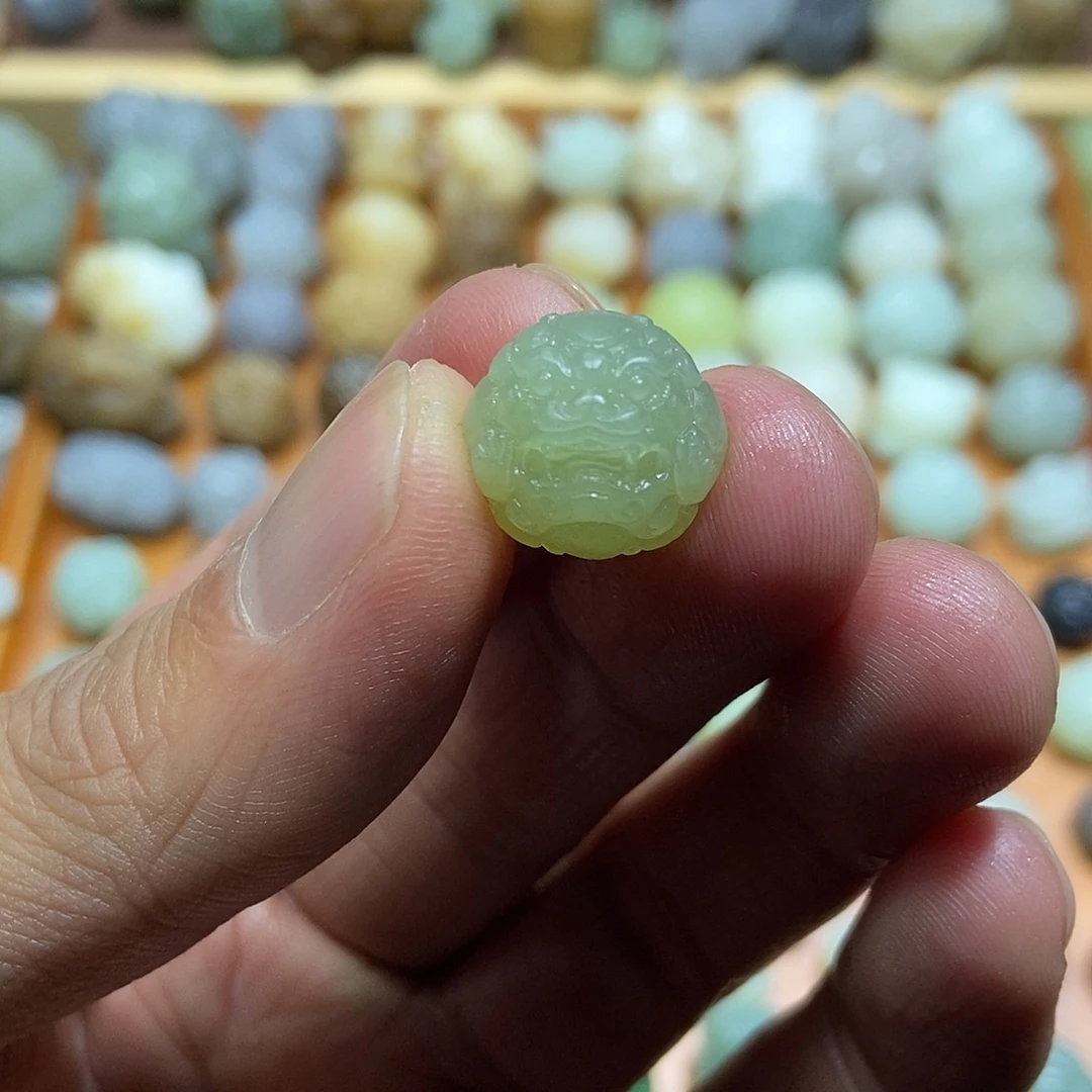 和田玉未镶嵌颈饰定制