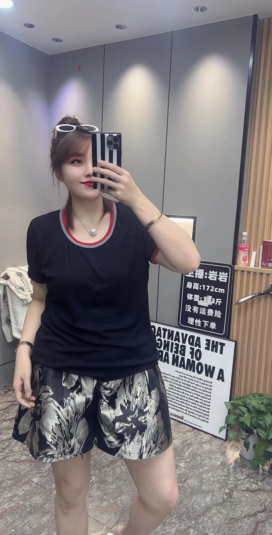 岩岩家夏季拼色领螺纹打底女上衣