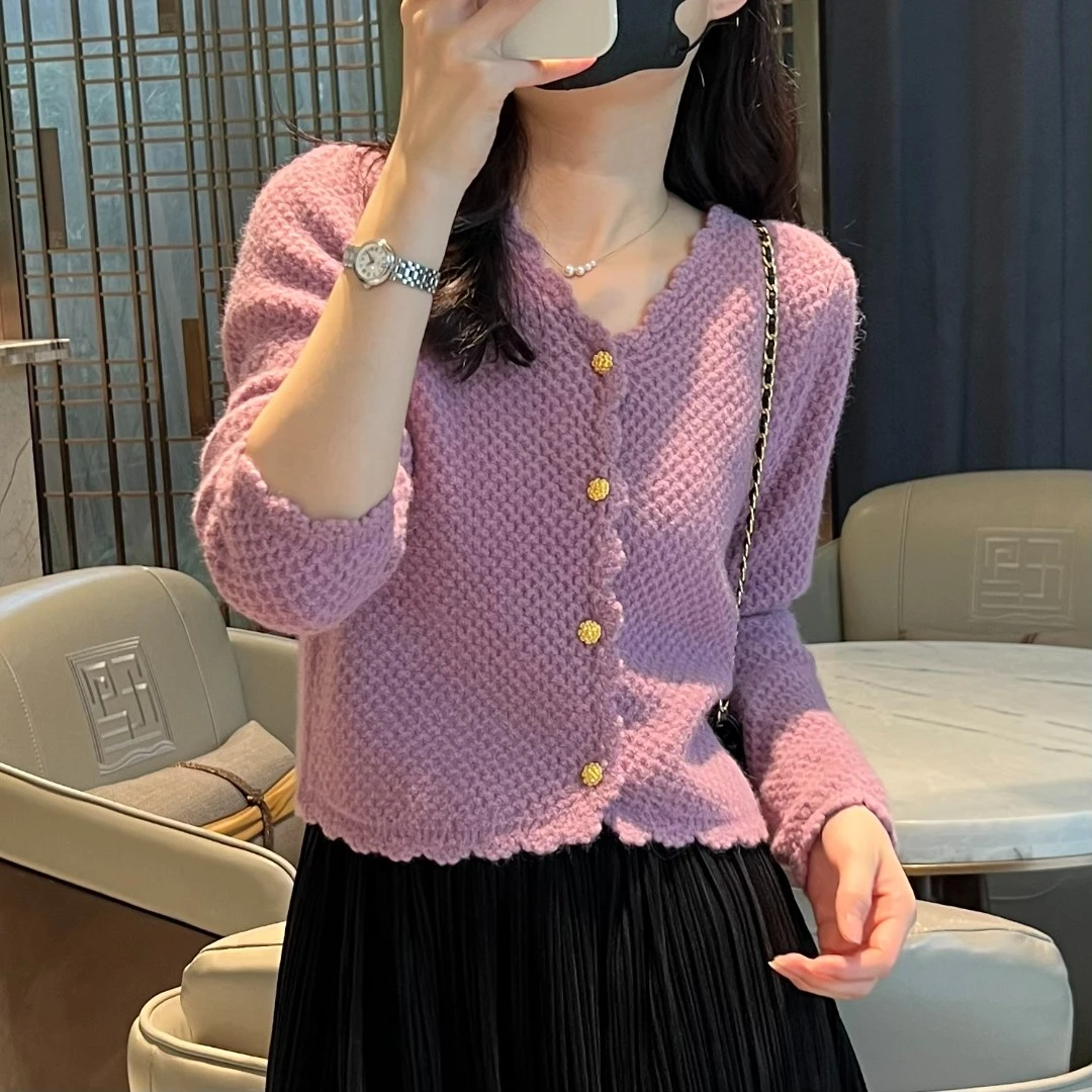 【大脸哈】V领小香风针织单排扣设计长袖毛衣