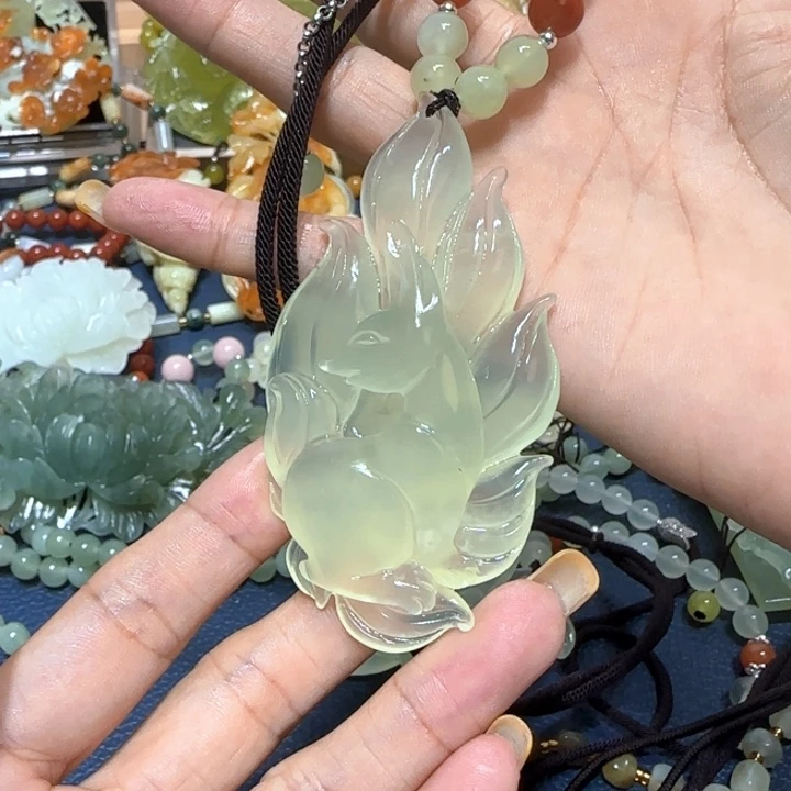 合金蛇纹石玉吊坠