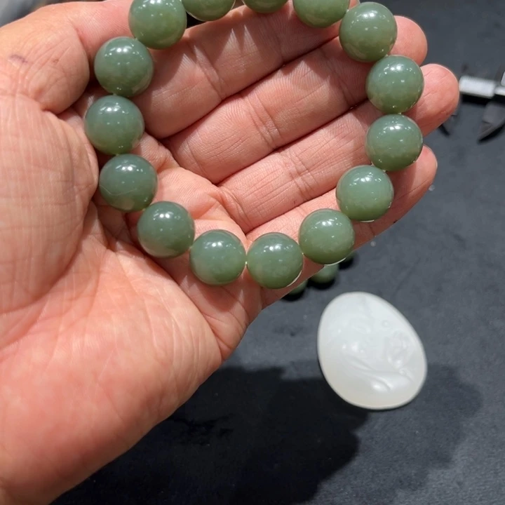 和田玉未镶嵌摆件