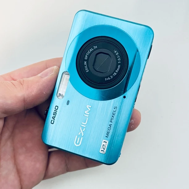 95新 Casio/卡西欧 z90爆款1400w像素带美颜人像奶油冷白日英文