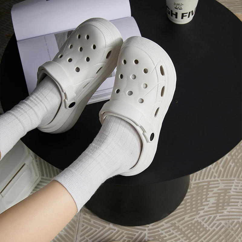 洞洞鞋女士夏季2025新款厚底增高防滑凉鞋踩屎感外穿软底凉拖鞋