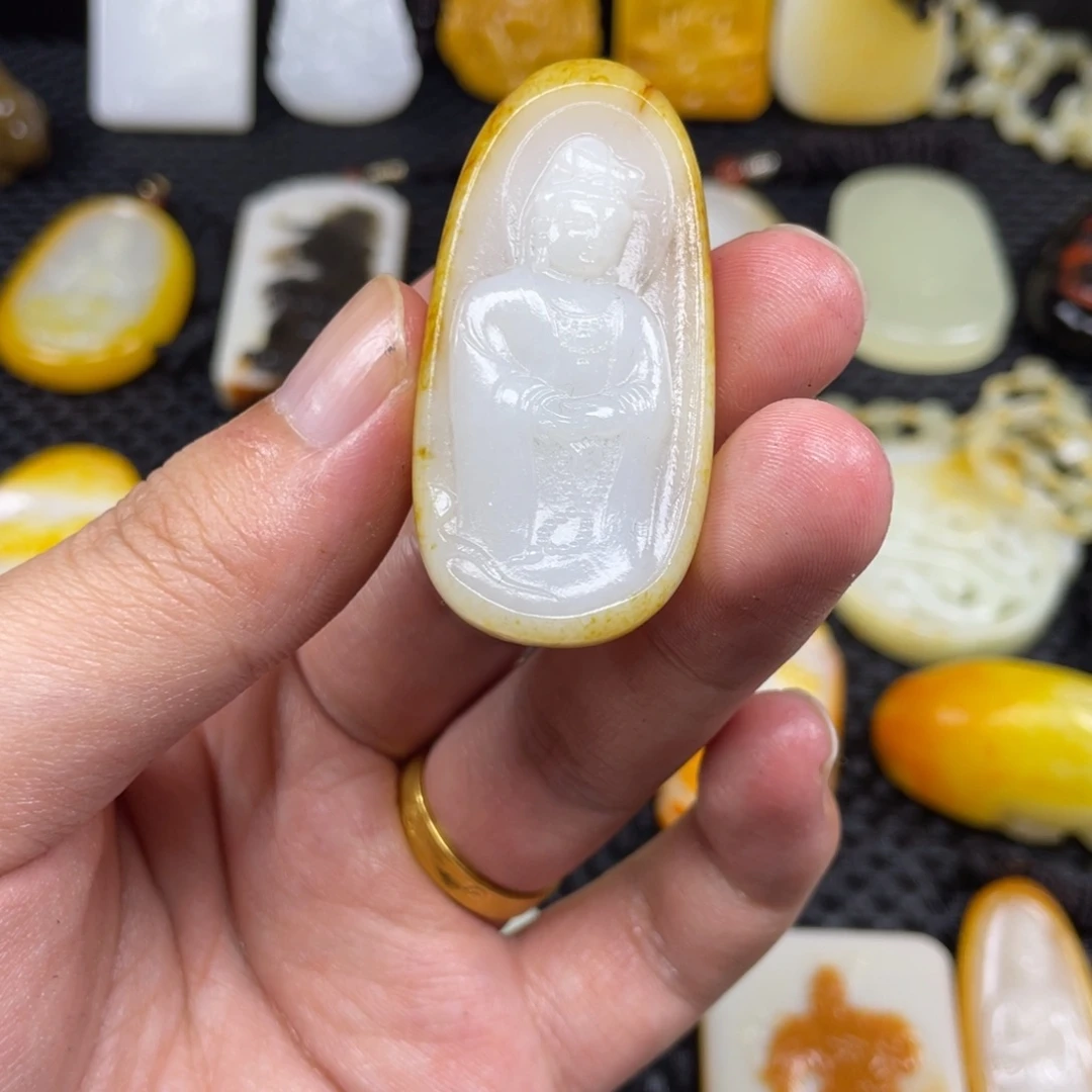 颈饰未镶嵌和田玉