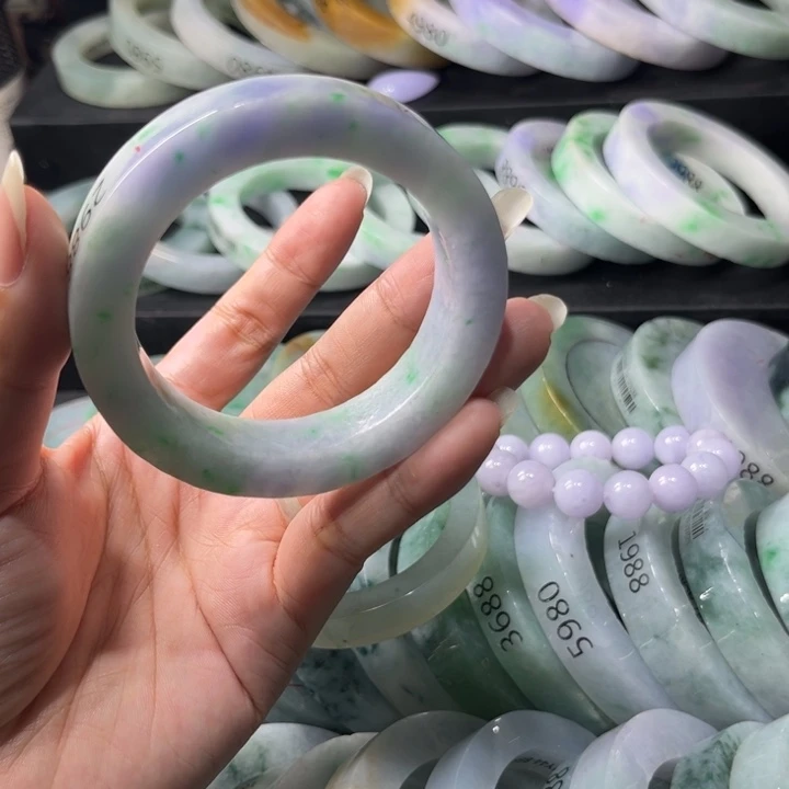 定制翡翠未镶嵌翡翠手镯