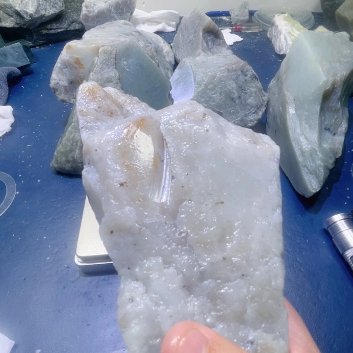 和田玉未镶嵌珠宝半成品