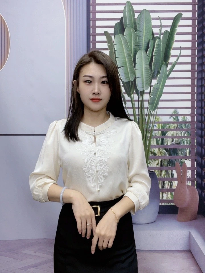 2025女装春夏上新印花珠子盘扣领七分袖款气质百搭圆领盘扣衬衫