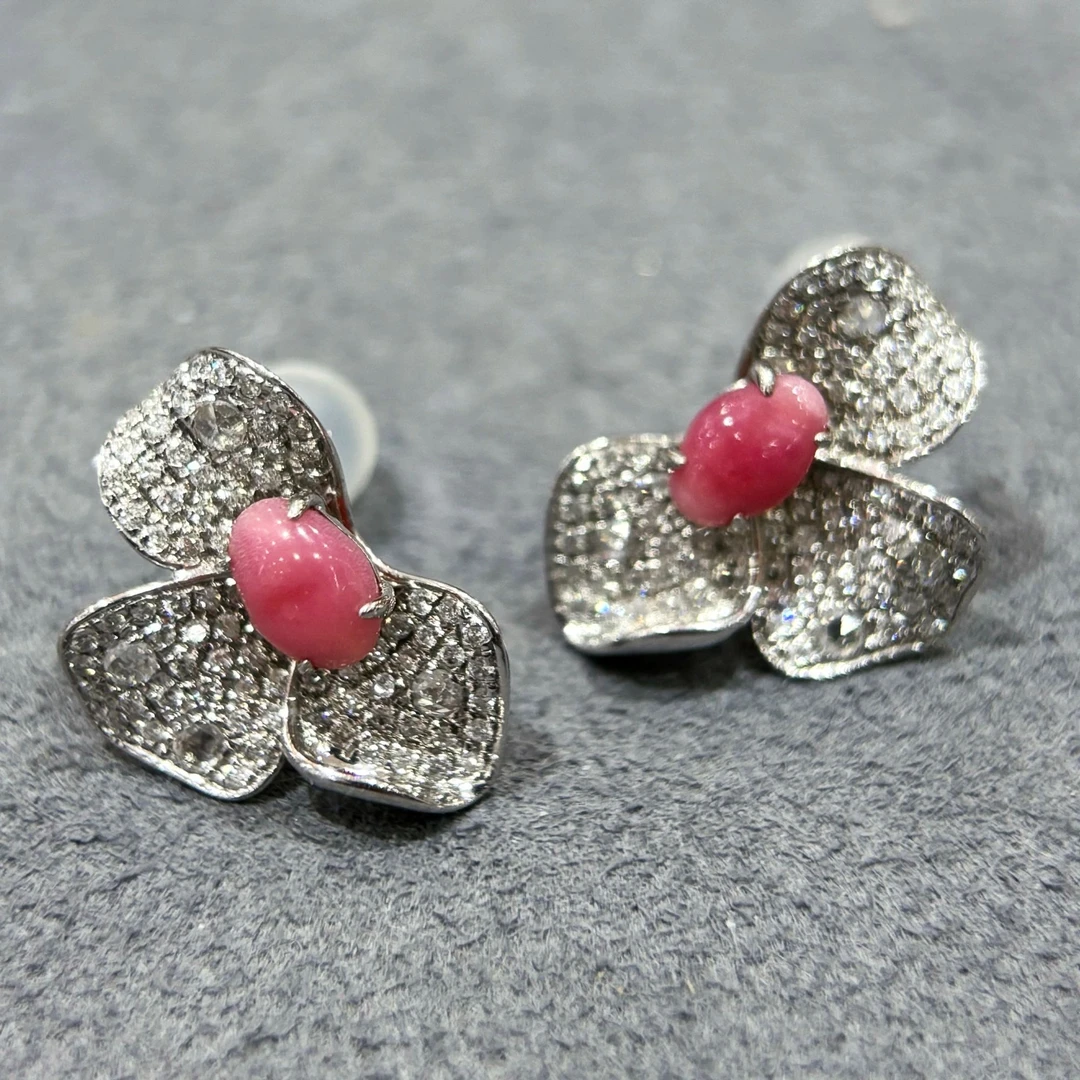 18k钻石三叶海螺珠耳钉/24H鉴赏期