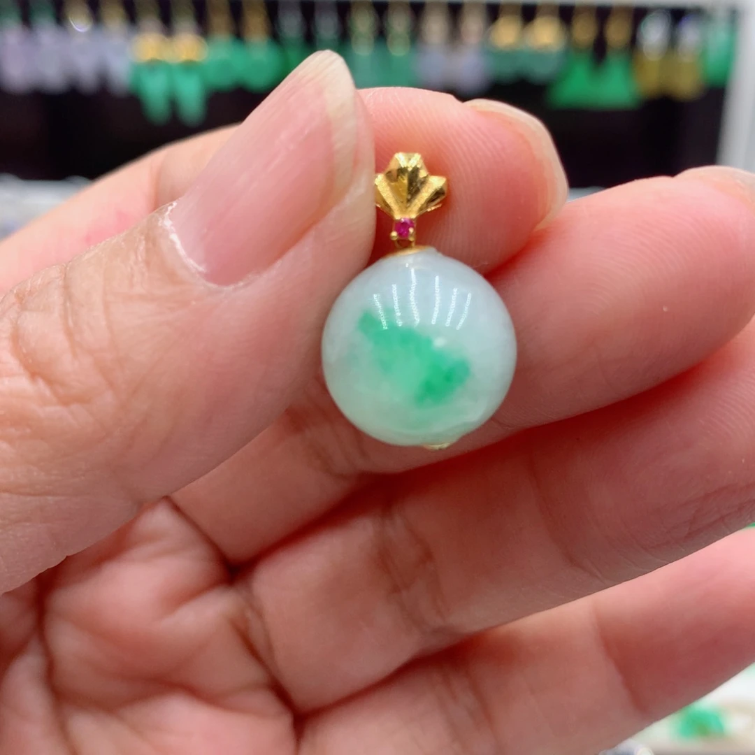 翡翠18K金镶嵌吊坠(赠链)