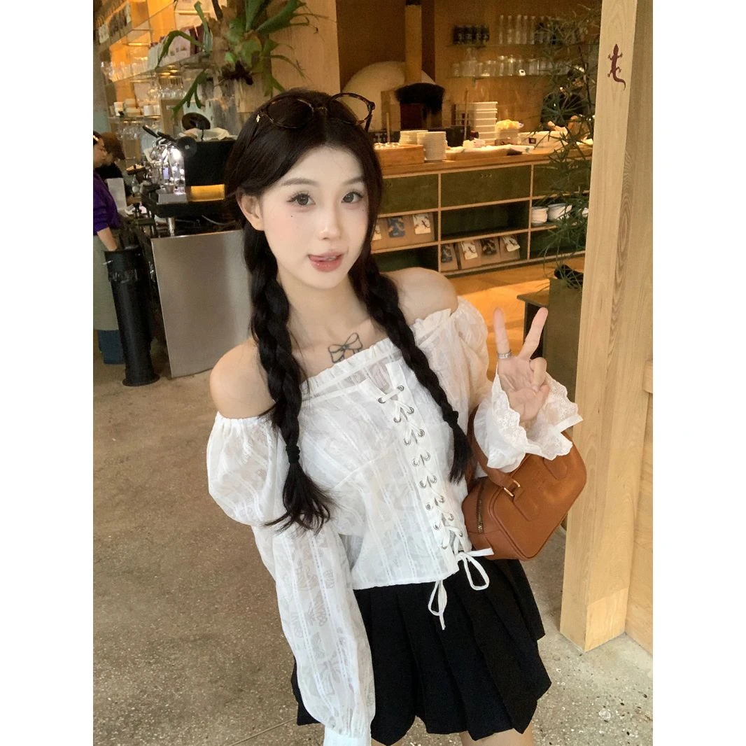 韩系白色暗纹刺绣衬衫女早秋2025新款纯欲设计感系带收腰别致上衣