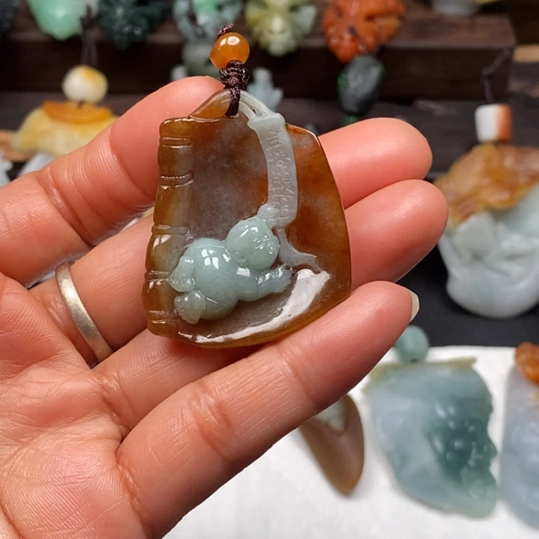 灵***阁定制翡翠未镶嵌毛货抛光