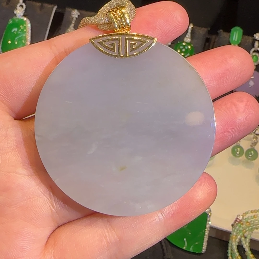 颈饰18K金镶嵌翡翠