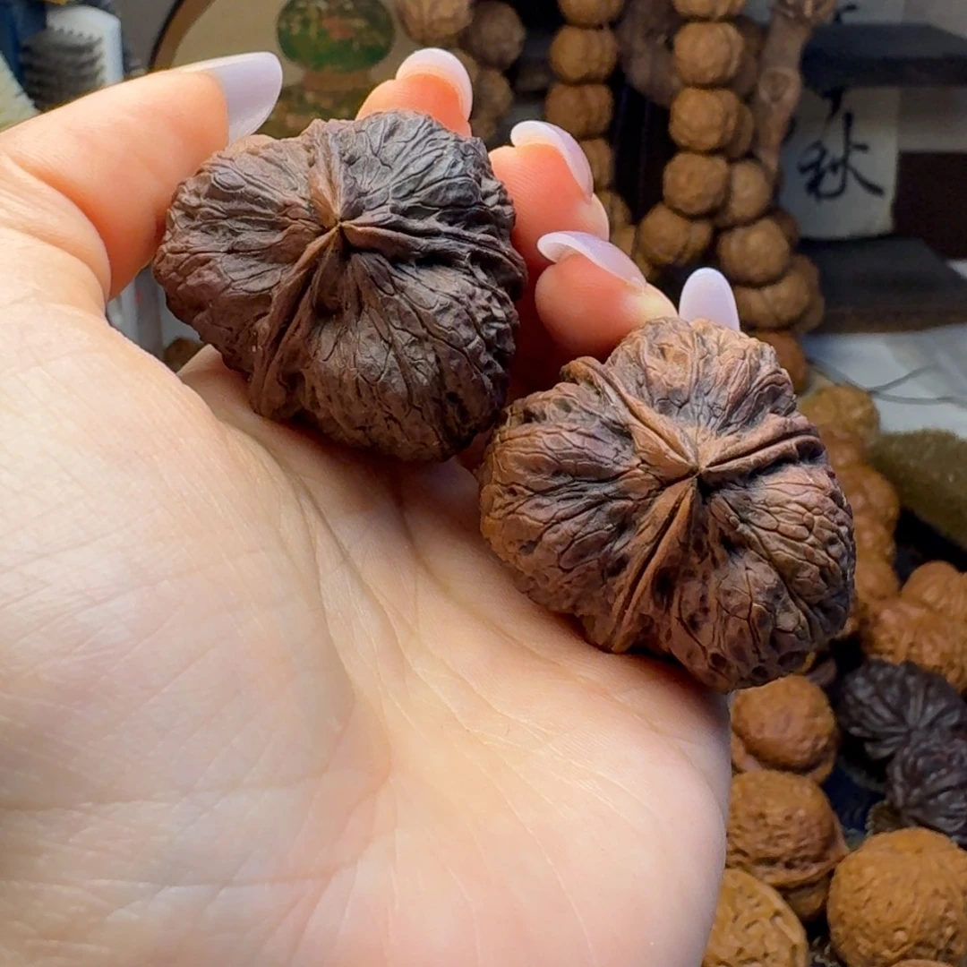 文玩核桃把件紫金鼻烟壶三棱39.5 天然七彩