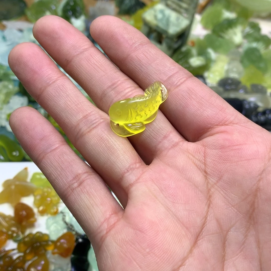岫玉颈饰未镶嵌灵锦鲤