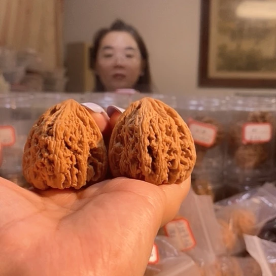 文玩核桃吊坠39红宝石