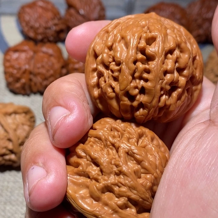 哇****文玩核桃吊坠核桃