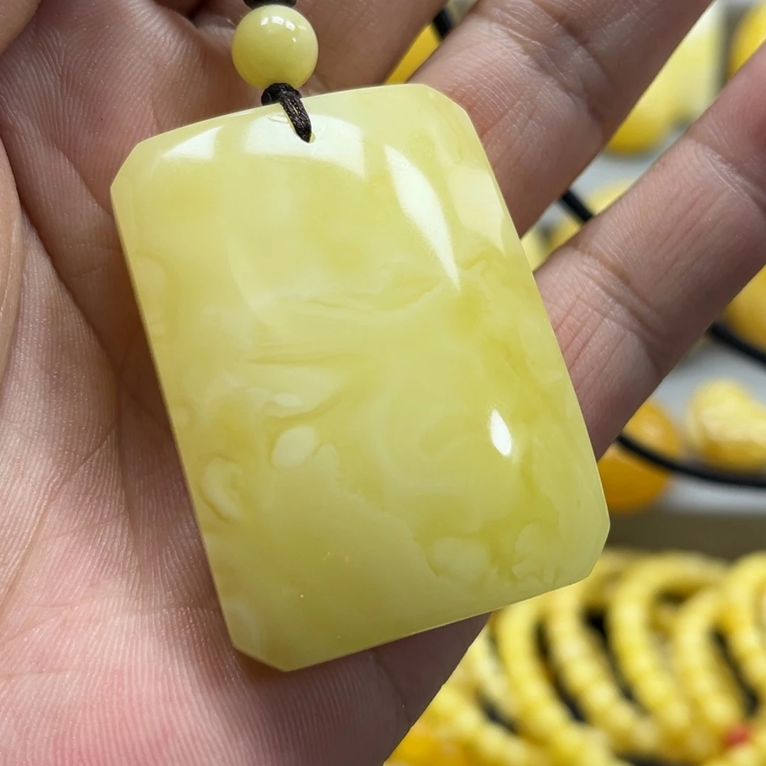 蜜蜡未镶嵌珠宝奇石