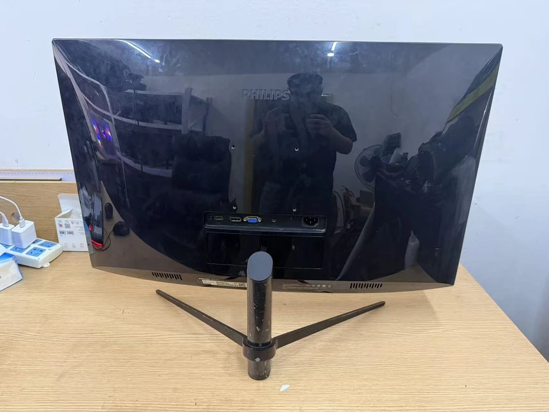 9新 Philips/飞利浦 福利32寸2k144曲面无边框 高清护眼 显示器