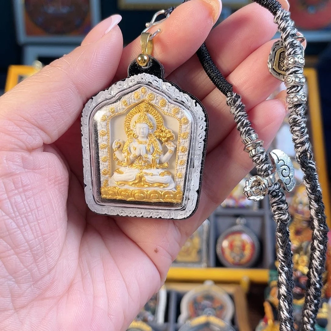 泥塑四臂观擦擦吊坠有绳