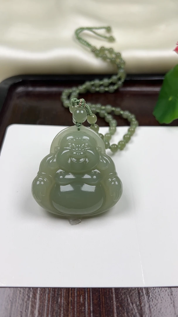 天然和田玉，玉质细腻油润，冰冰透透49.8×49.6×12