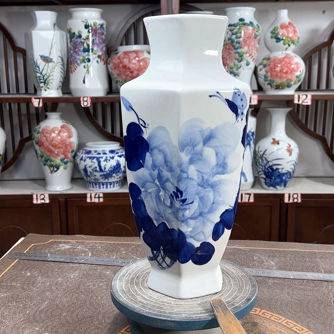 摆件景德镇陶瓷6青牡