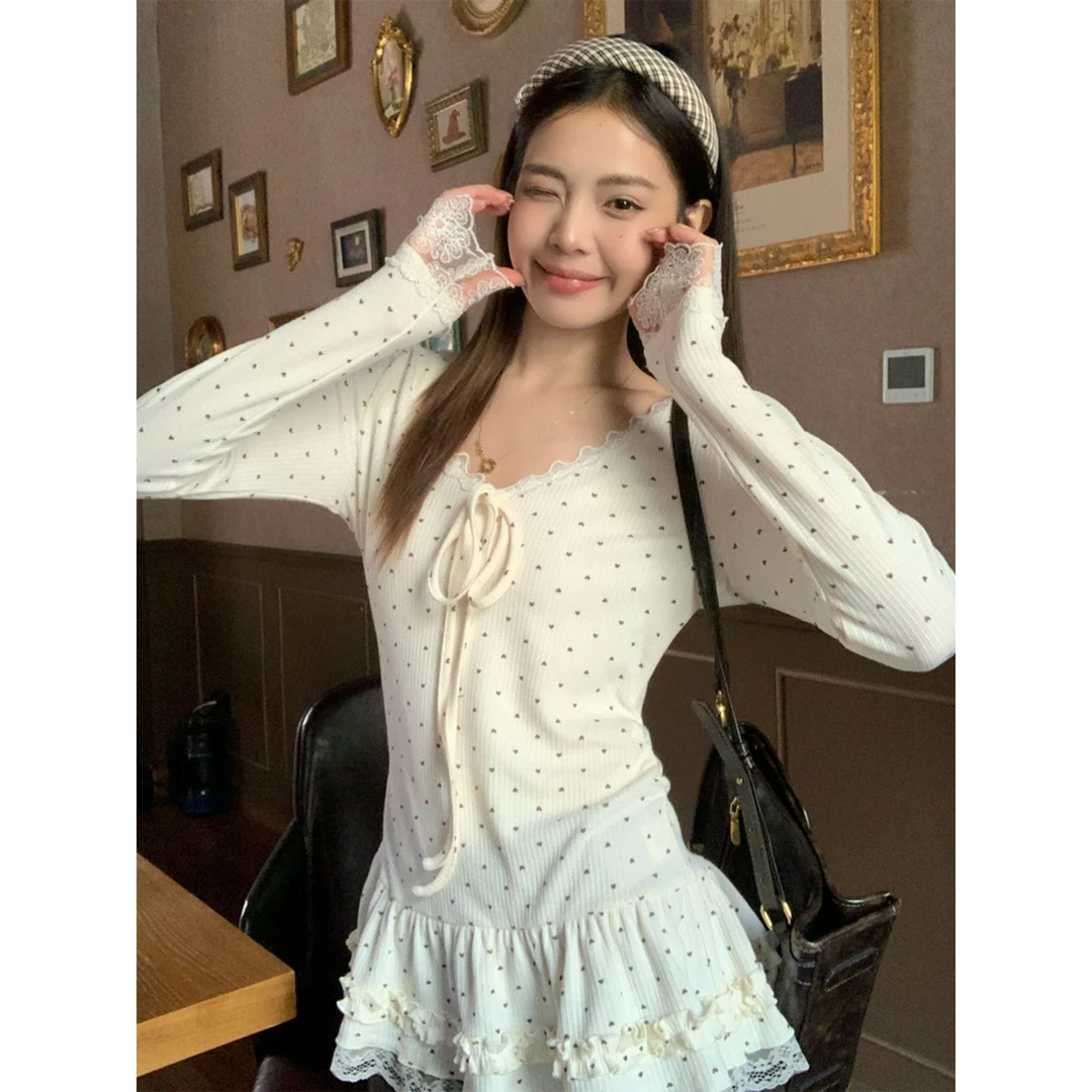 韩系波点蕾丝花边v领长袖t恤女秋冬甜美风蝴蝶结系带裙摆打底上衣