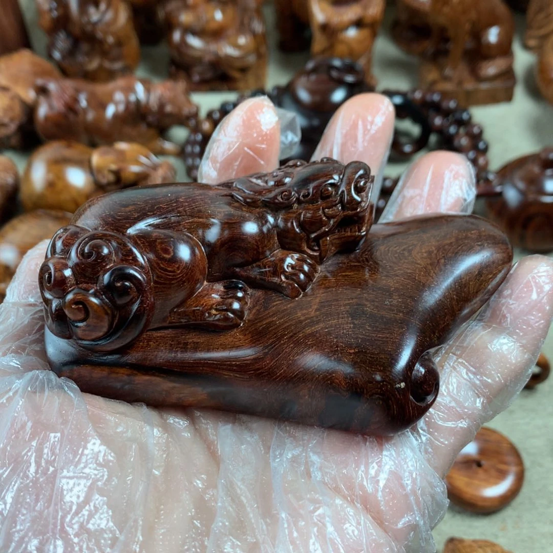 黄花梨/降香黄檀知***乐貔貅把件