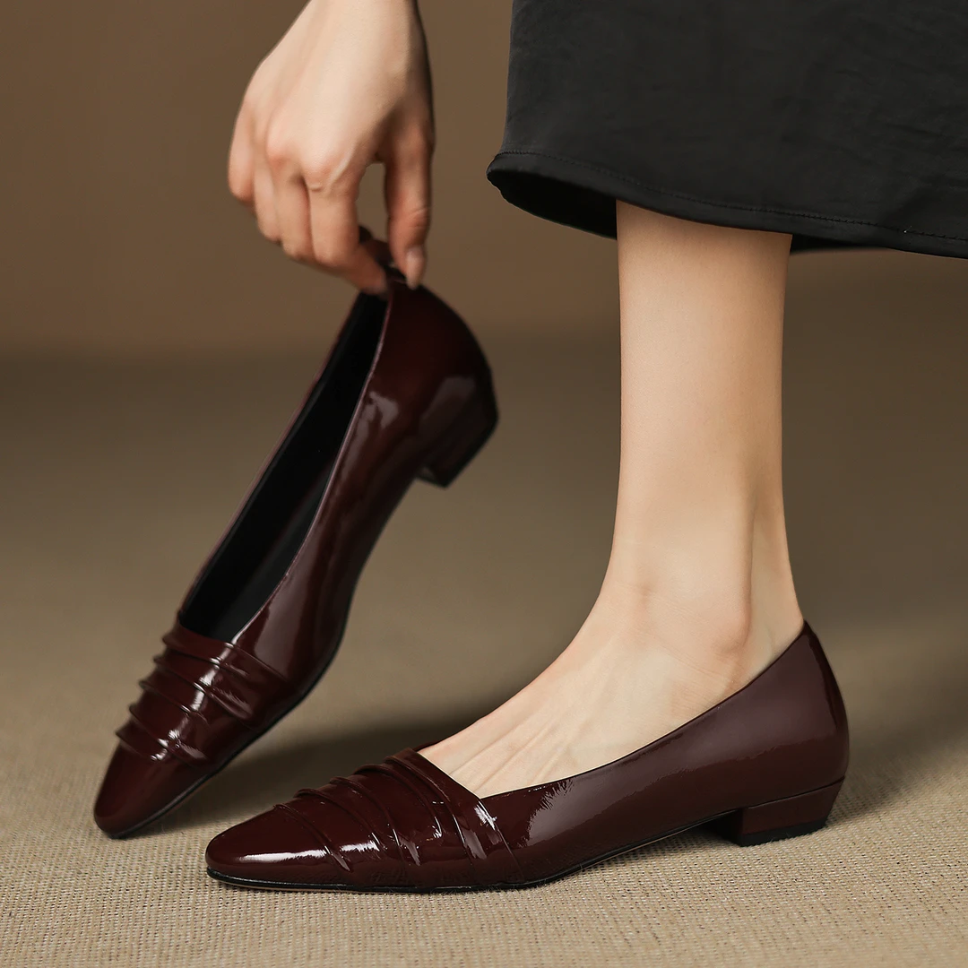 2cm韩版尖头粗跟单鞋百搭不累脚小皮鞋春秋时尚配裙子平底鞋真皮