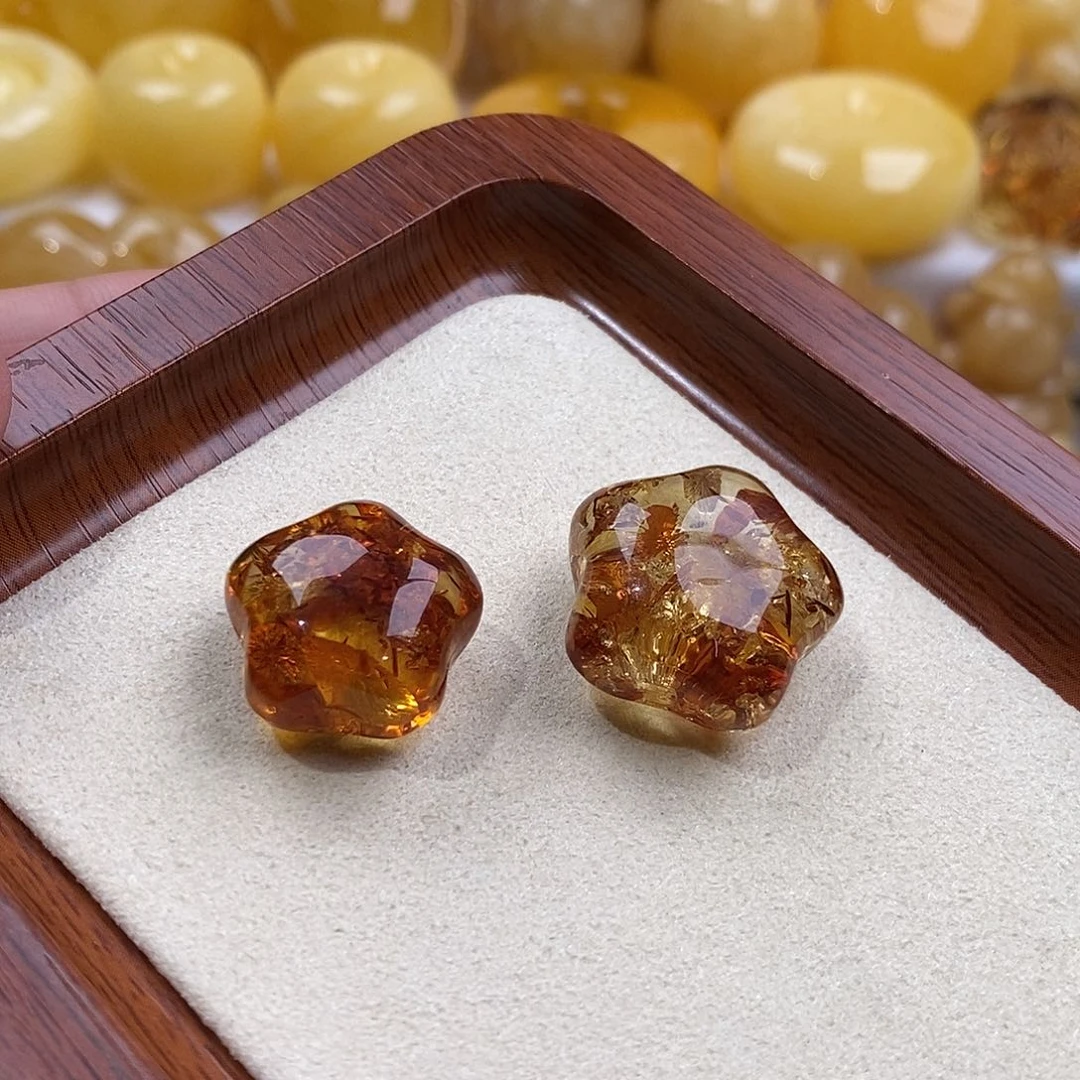 琥珀裸石未镶嵌呈*儿天然原矿琥珀蜜蜡