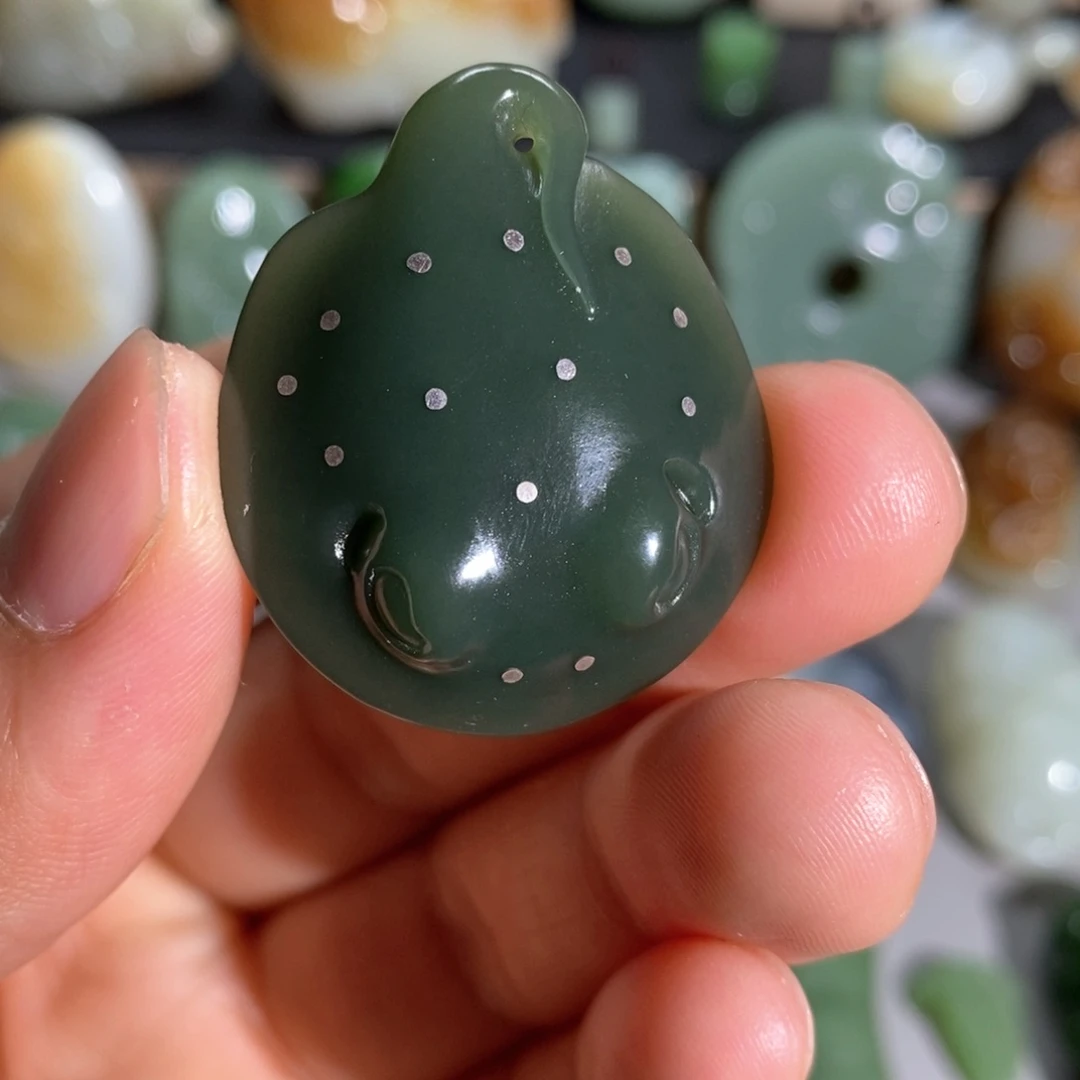 和田玉未镶嵌挂件