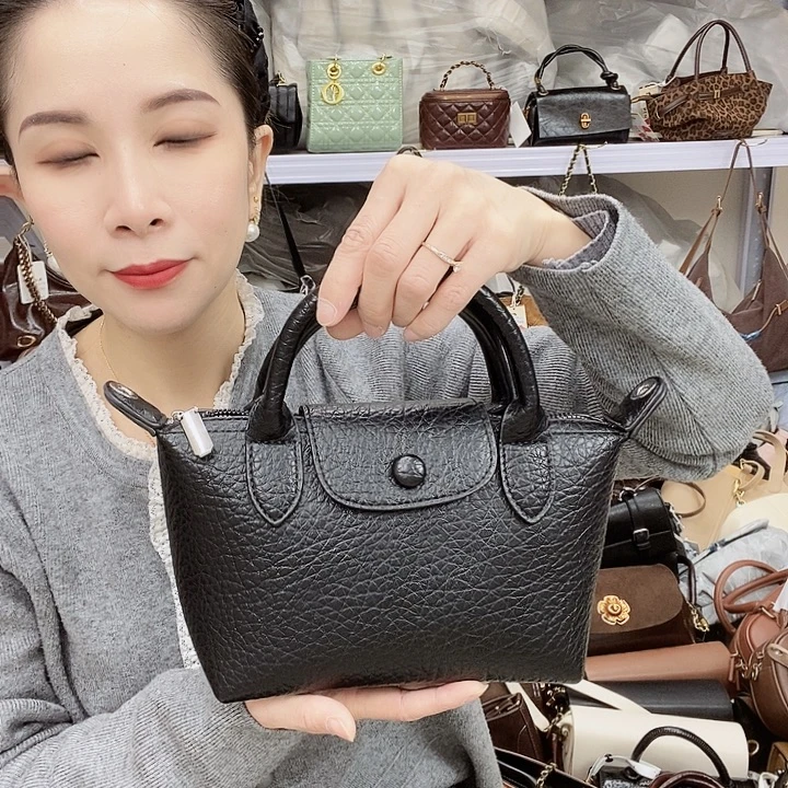 蚕丝小牛剖层皮革PU