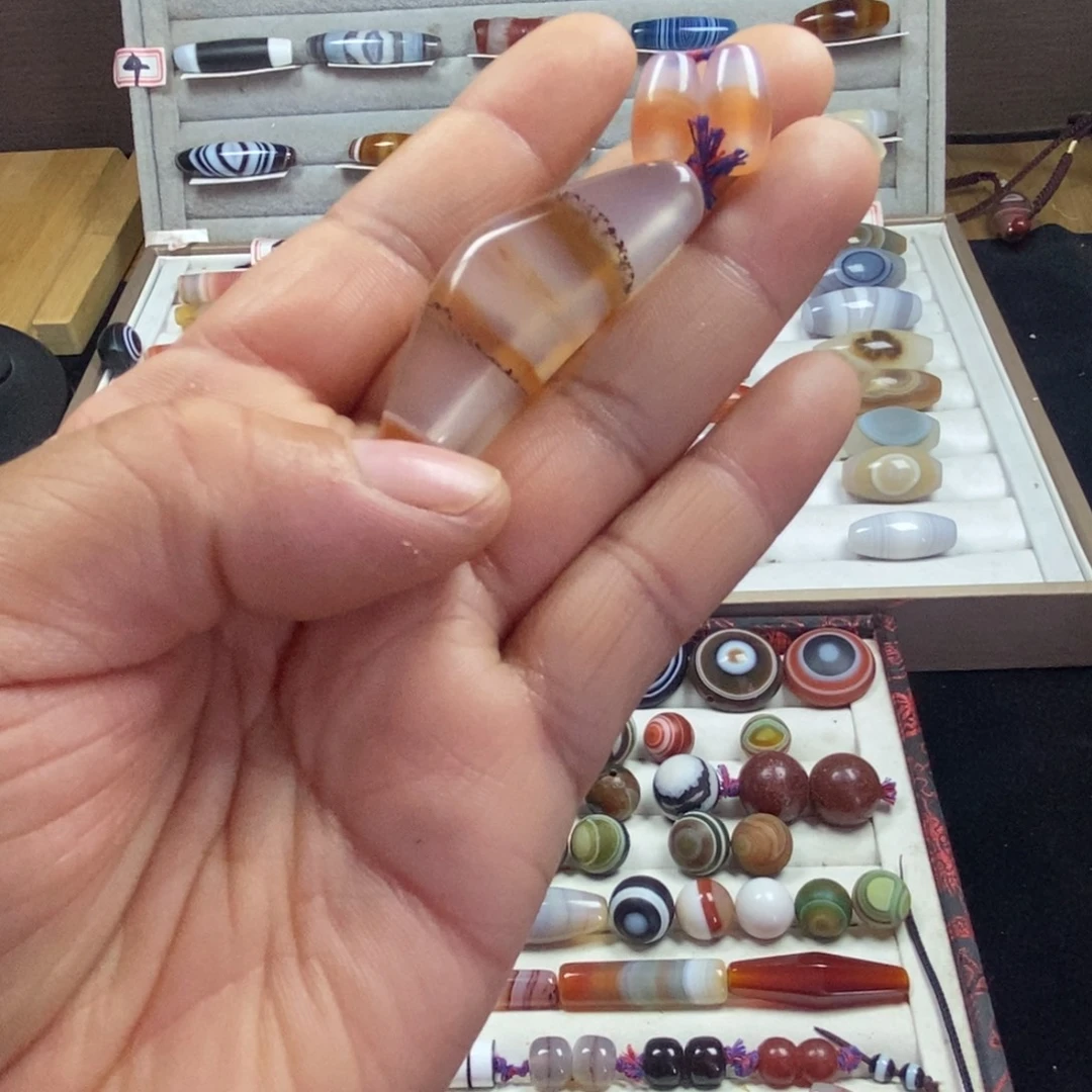 浅***晴玛瑙/玉髓合金珠宝半成品