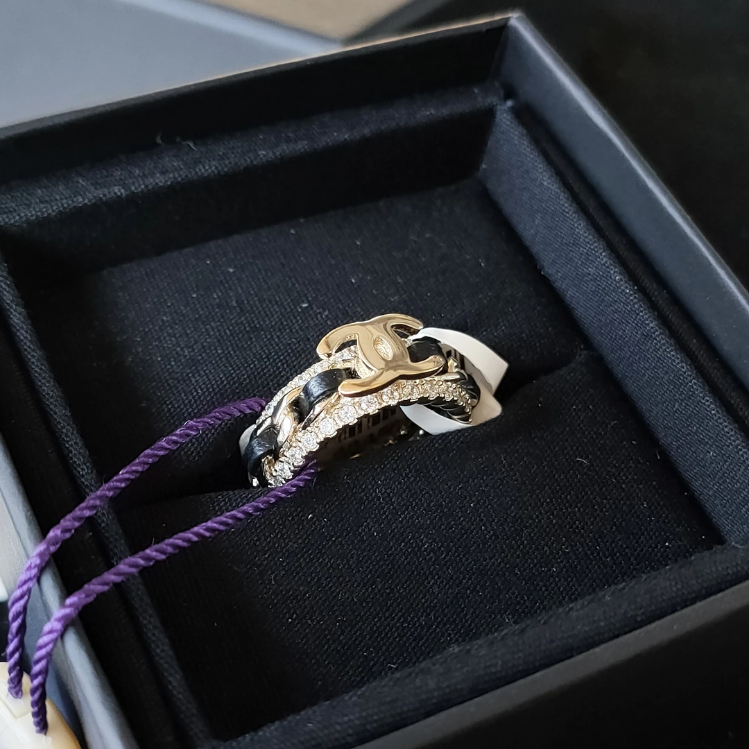 95新 Chanel/香奈儿 Azul-21K浅金色双C边钻皮穿链戒指 50码48459