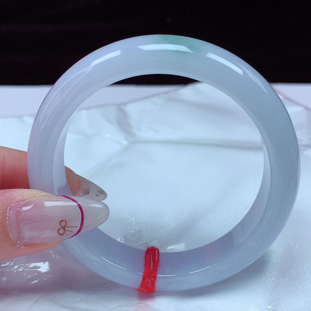 翡翠手镯未镶嵌55圈