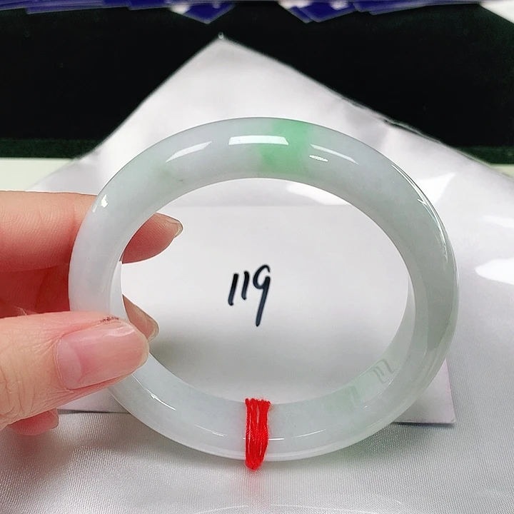 翡翠手镯未镶嵌翡翠手镯未镶嵌