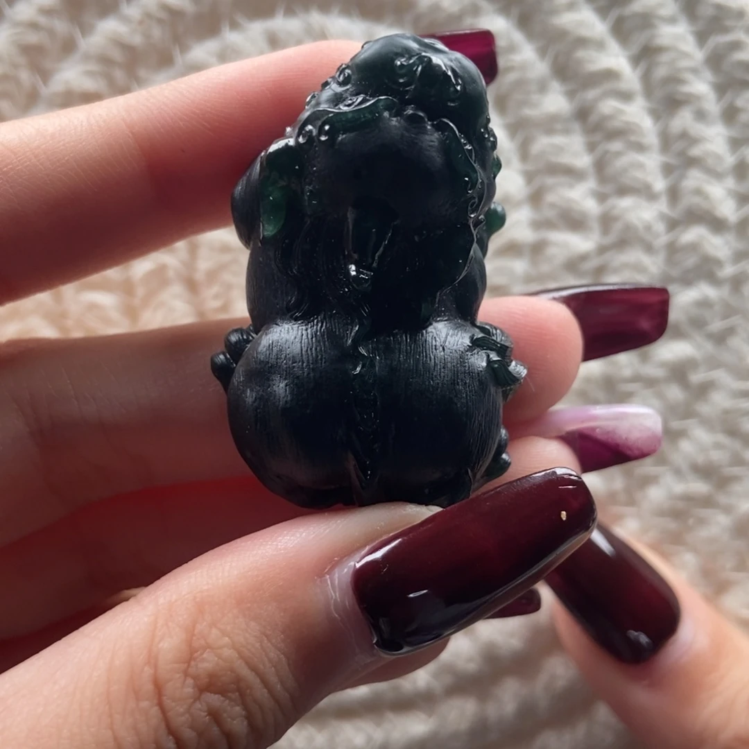 颈饰未镶嵌翡翠聂*貔貅