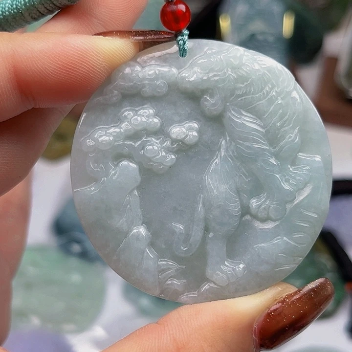 翡翠未镶嵌颈饰挂件