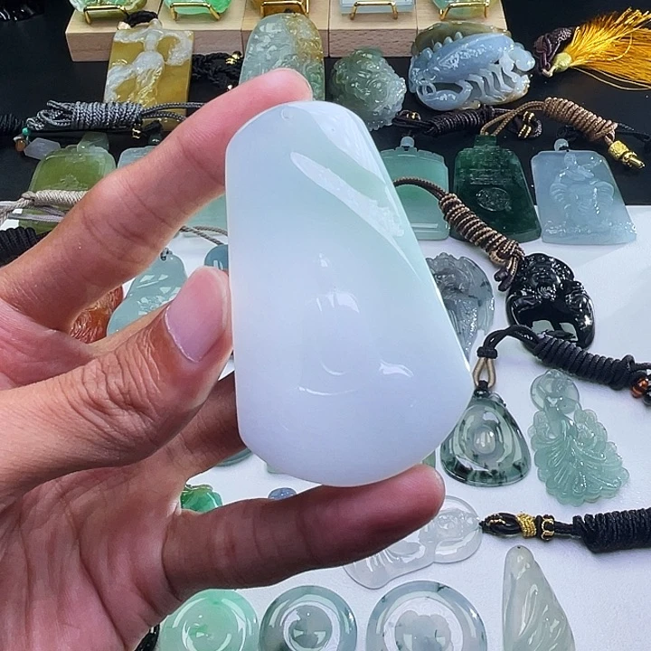 颈饰未镶嵌翡翠无像观音胶块翡翠