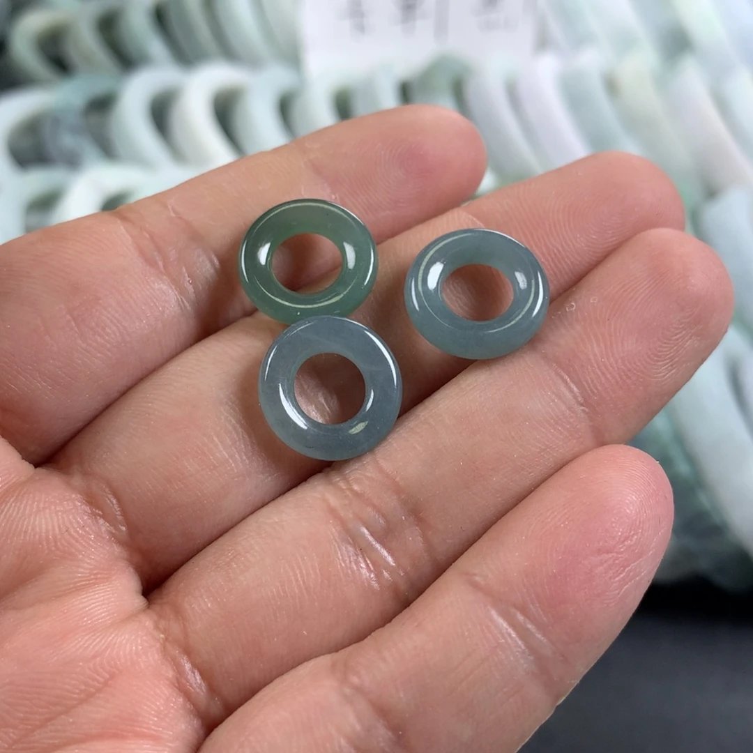 翡翠未镶嵌吊坠(不含链)多样性发一件