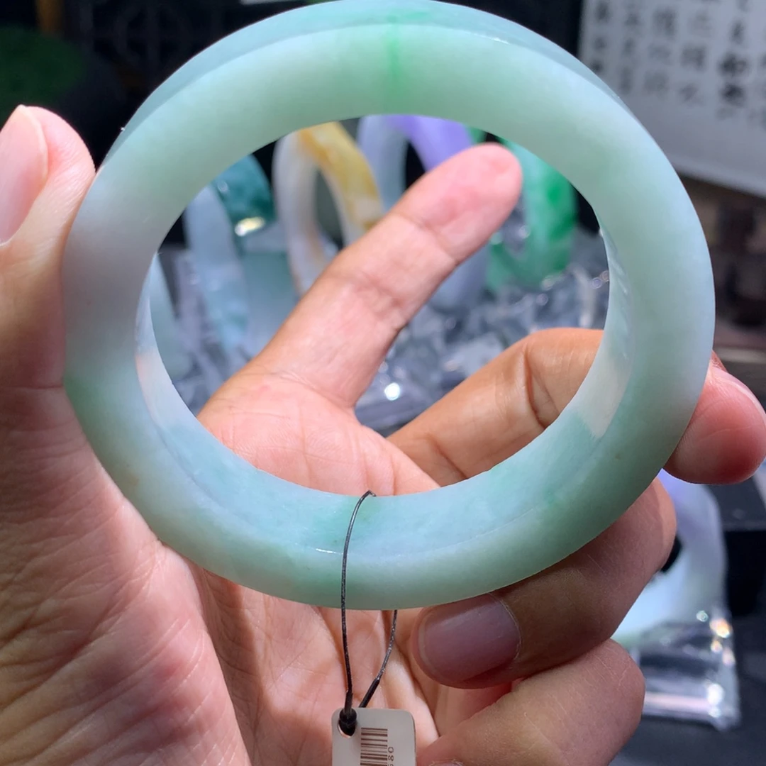 未镶嵌翡翠手镯定制翡翠