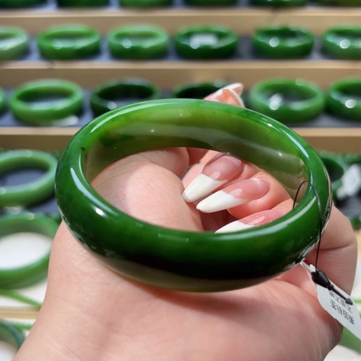 未镶嵌手镯和田玉60