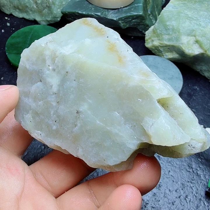 和田玉（糖玉）未镶嵌珠宝奇石