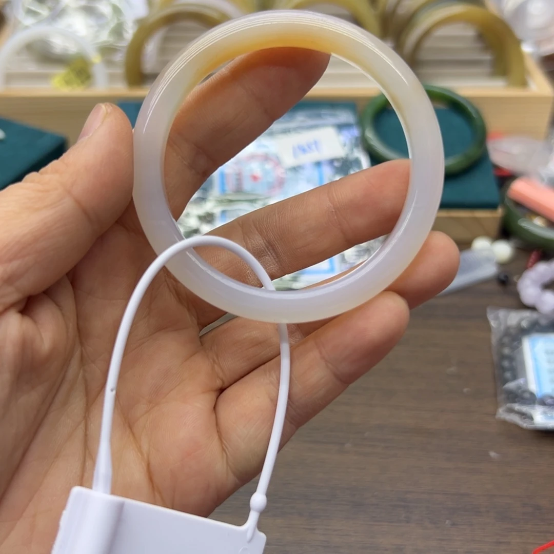 玛瑙/玉髓未镶嵌手镯54.6圈围975