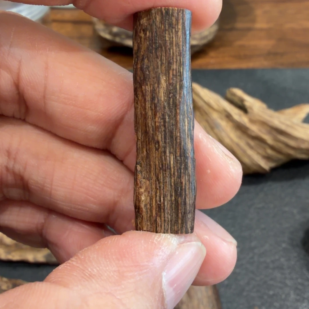 神***光树脂制品一流港紫棋韵沉水树心 1.05 克