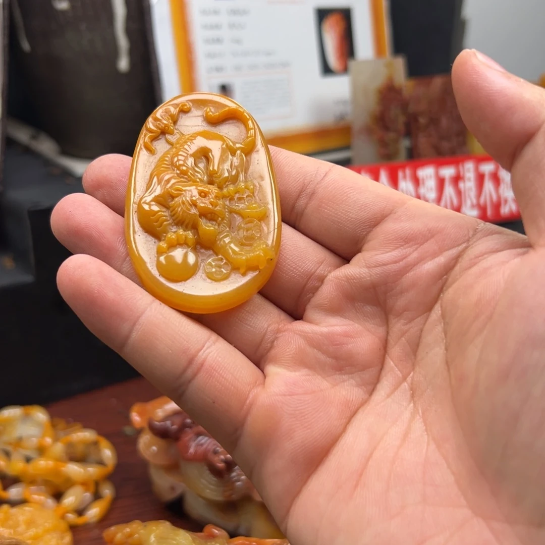 石英质玉（黄龙玉）未镶嵌多样性发货，发其一