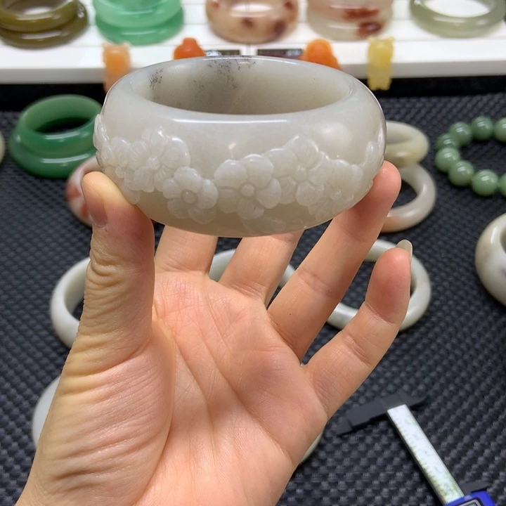 石英质玉未镶嵌手镯